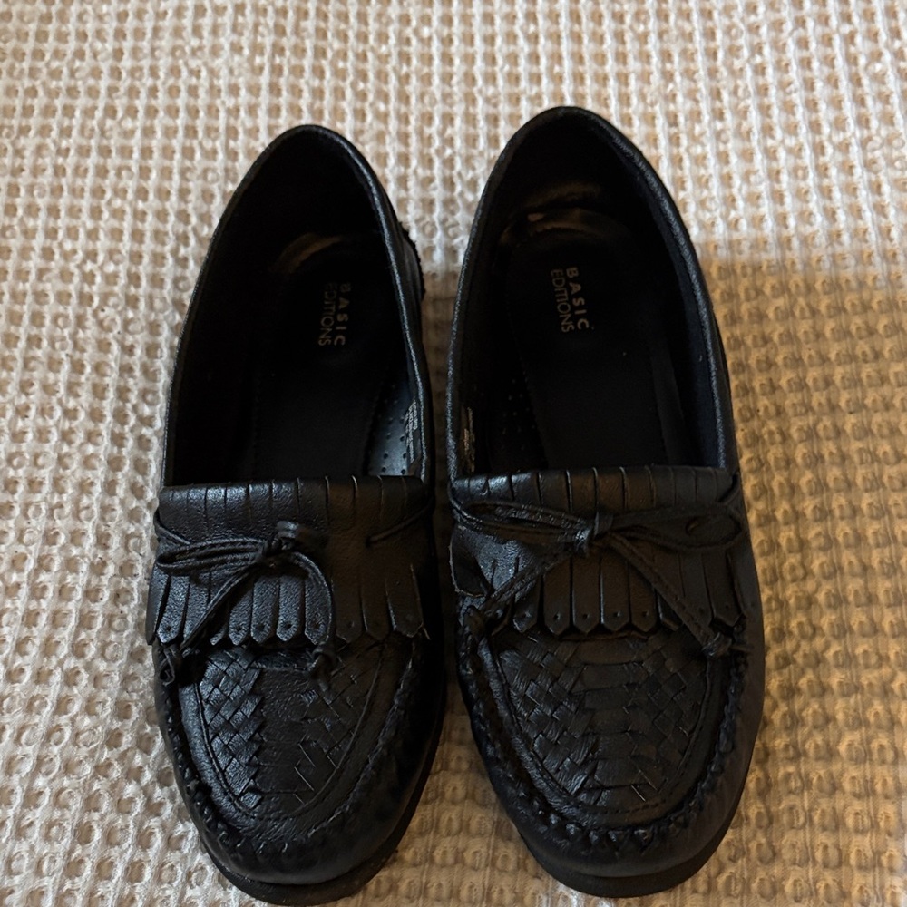 10W Basic Editions Black Woven Tassel Loafers